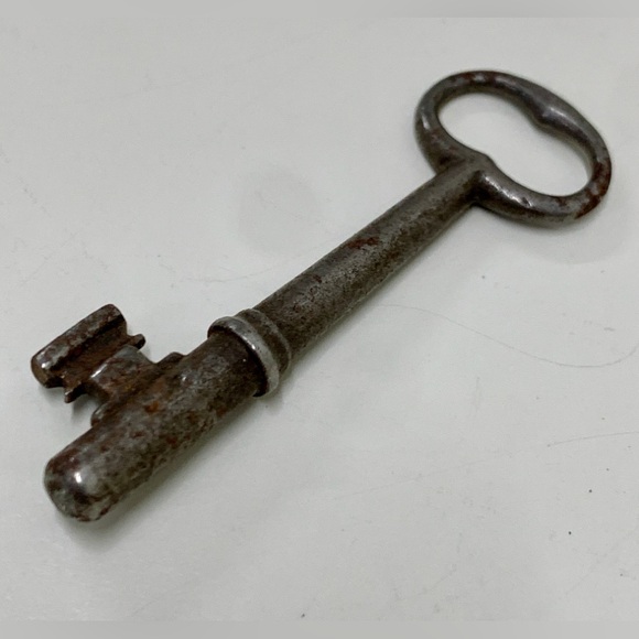 c. 1900 Antique Michigan Industrial Commercial Solid Barrel Skeleton Key - Picture 11 of 14